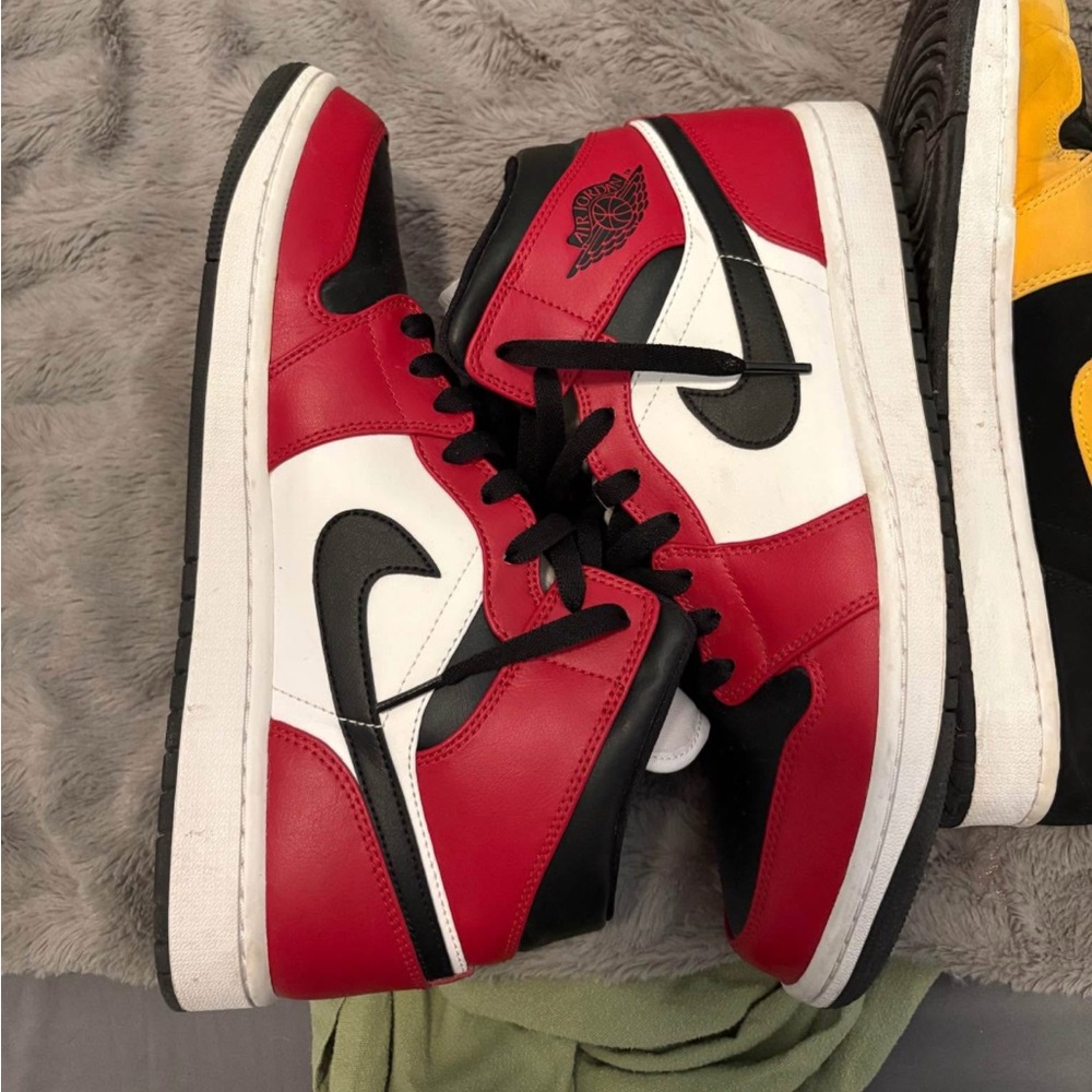 Men’s Chicago Toe Jordan 1